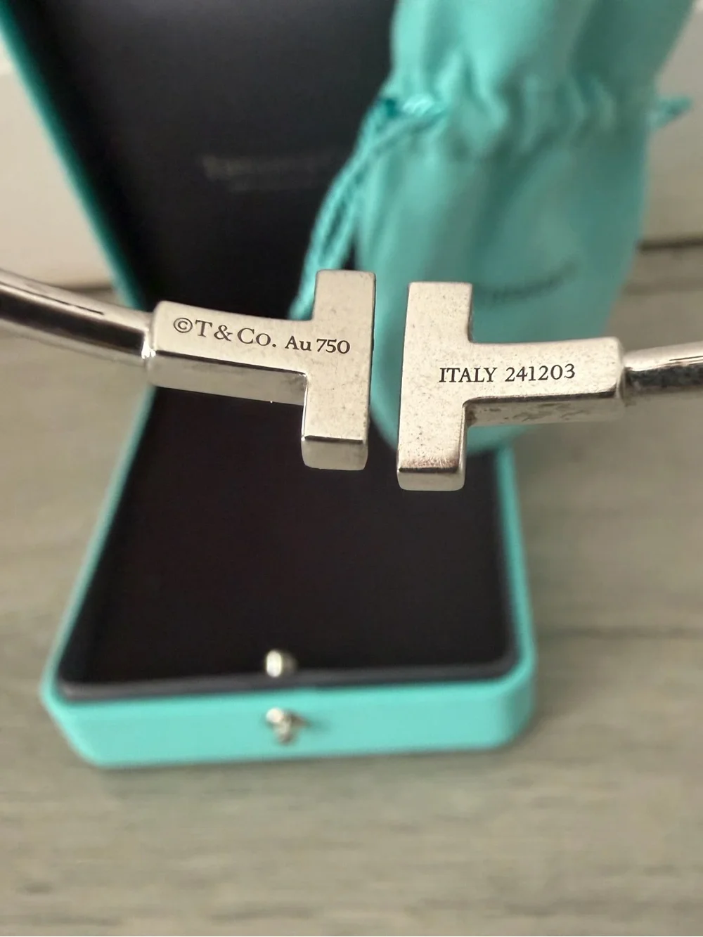 Tiffany & Co. Sterling Silver Hinged Bangle with Signature Blue Pouch
